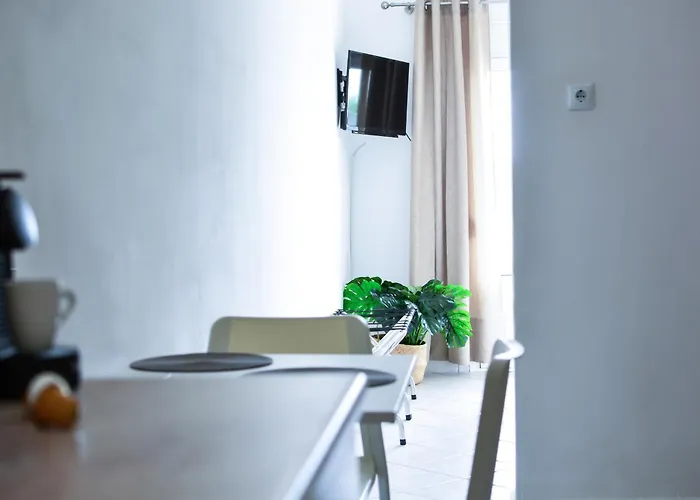 Daphne's 2 Skiathos Town