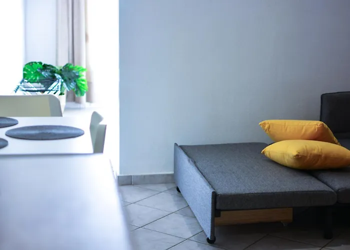 Daphne's 2 Skiathos Town