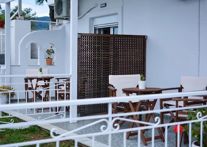 Daphne's 2 Apartment *