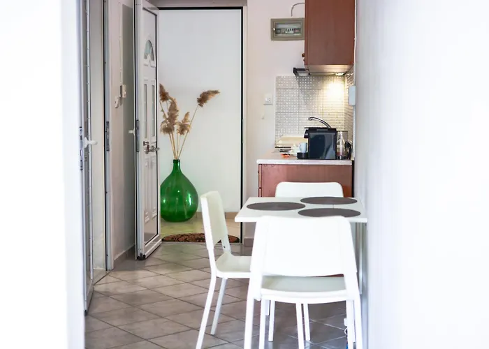 Daphne's 2 Skiathos Town